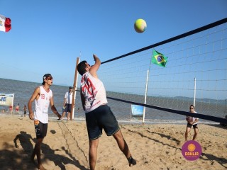 
<a style='margin-left: 5px;' class='btn btn-xs btn-social btn-facebook' href='https://www.facebook.com/sharer/sharer.php?u=https://www.boladovale.com.br/imgs/800-800-90/conteudo/fotos/1377/img3849.jpg' rel='popup' data-width='500' data-height='400'><i class='fa fa-facebook'></i>Compartilhar <span class='hidden-xs'>no Facebook</span>
</a> 
<a class='btn btn-default btn-xs' target='_blank' href='imgs/800-800-90/conteudo/fotos/1377/img3849.jpg'>
<span class='glyphicon glyphicon-cloud-download'></span> Salvar
</a> 
<span></span>