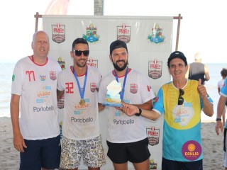 
<a style='margin-left: 5px;' class='btn btn-xs btn-social btn-facebook' href='https://www.facebook.com/sharer/sharer.php?u=https://www.boladovale.com.br/imgs/800-800-90/conteudo/fotos/1377/img3854.jpg' rel='popup' data-width='500' data-height='400'><i class='fa fa-facebook'></i>Compartilhar <span class='hidden-xs'>no Facebook</span>
</a> 
<a class='btn btn-default btn-xs' target='_blank' href='imgs/800-800-90/conteudo/fotos/1377/img3854.jpg'>
<span class='glyphicon glyphicon-cloud-download'></span> Salvar
</a> 
<span></span>