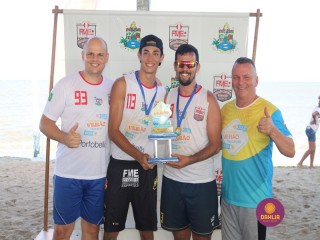 
<a style='margin-left: 5px;' class='btn btn-xs btn-social btn-facebook' href='https://www.facebook.com/sharer/sharer.php?u=https://www.boladovale.com.br/imgs/800-800-90/conteudo/fotos/1377/img3859.jpg' rel='popup' data-width='500' data-height='400'><i class='fa fa-facebook'></i>Compartilhar <span class='hidden-xs'>no Facebook</span>
</a> 
<a class='btn btn-default btn-xs' target='_blank' href='imgs/800-800-90/conteudo/fotos/1377/img3859.jpg'>
<span class='glyphicon glyphicon-cloud-download'></span> Salvar
</a> 
<span></span>