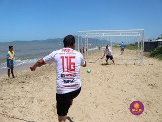 
<a style='margin-left: 5px;' class='btn btn-xs btn-social btn-facebook' href='https://www.facebook.com/sharer/sharer.php?u=https://www.boladovale.com.br/imgs/800-800-90/conteudo/fotos/1378/img3484.jpg' rel='popup' data-width='500' data-height='400'><i class='fa fa-facebook'></i>Compartilhar <span class='hidden-xs'>no Facebook</span>
</a> 
<a class='btn btn-default btn-xs' target='_blank' href='imgs/800-800-90/conteudo/fotos/1378/img3484.jpg'>
<span class='glyphicon glyphicon-cloud-download'></span> Salvar
</a> 
<span></span>