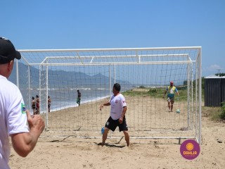 
<a style='margin-left: 5px;' class='btn btn-xs btn-social btn-facebook' href='https://www.facebook.com/sharer/sharer.php?u=https://www.boladovale.com.br/imgs/800-800-90/conteudo/fotos/1378/img3490.jpg' rel='popup' data-width='500' data-height='400'><i class='fa fa-facebook'></i>Compartilhar <span class='hidden-xs'>no Facebook</span>
</a> 
<a class='btn btn-default btn-xs' target='_blank' href='imgs/800-800-90/conteudo/fotos/1378/img3490.jpg'>
<span class='glyphicon glyphicon-cloud-download'></span> Salvar
</a> 
<span></span>