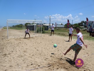 
<a style='margin-left: 5px;' class='btn btn-xs btn-social btn-facebook' href='https://www.facebook.com/sharer/sharer.php?u=https://www.boladovale.com.br/imgs/800-800-90/conteudo/fotos/1378/img3503.jpg' rel='popup' data-width='500' data-height='400'><i class='fa fa-facebook'></i>Compartilhar <span class='hidden-xs'>no Facebook</span>
</a> 
<a class='btn btn-default btn-xs' target='_blank' href='imgs/800-800-90/conteudo/fotos/1378/img3503.jpg'>
<span class='glyphicon glyphicon-cloud-download'></span> Salvar
</a> 
<span></span>