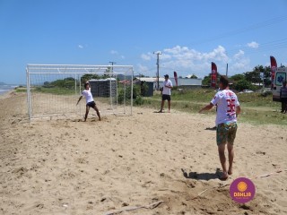 
<a style='margin-left: 5px;' class='btn btn-xs btn-social btn-facebook' href='https://www.facebook.com/sharer/sharer.php?u=https://www.boladovale.com.br/imgs/800-800-90/conteudo/fotos/1378/img3506.jpg' rel='popup' data-width='500' data-height='400'><i class='fa fa-facebook'></i>Compartilhar <span class='hidden-xs'>no Facebook</span>
</a> 
<a class='btn btn-default btn-xs' target='_blank' href='imgs/800-800-90/conteudo/fotos/1378/img3506.jpg'>
<span class='glyphicon glyphicon-cloud-download'></span> Salvar
</a> 
<span></span>
