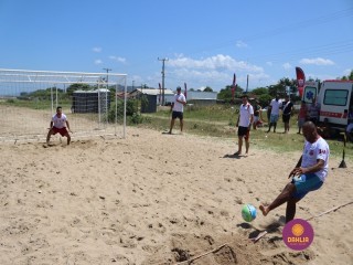 
<a style='margin-left: 5px;' class='btn btn-xs btn-social btn-facebook' href='https://www.facebook.com/sharer/sharer.php?u=https://www.boladovale.com.br/imgs/800-800-90/conteudo/fotos/1378/img3523.jpg' rel='popup' data-width='500' data-height='400'><i class='fa fa-facebook'></i>Compartilhar <span class='hidden-xs'>no Facebook</span>
</a> 
<a class='btn btn-default btn-xs' target='_blank' href='imgs/800-800-90/conteudo/fotos/1378/img3523.jpg'>
<span class='glyphicon glyphicon-cloud-download'></span> Salvar
</a> 
<span></span>