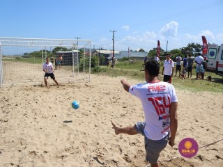 
<a style='margin-left: 5px;' class='btn btn-xs btn-social btn-facebook' href='https://www.facebook.com/sharer/sharer.php?u=https://www.boladovale.com.br/imgs/800-800-90/conteudo/fotos/1378/img3580.jpg' rel='popup' data-width='500' data-height='400'><i class='fa fa-facebook'></i>Compartilhar <span class='hidden-xs'>no Facebook</span>
</a> 
<a class='btn btn-default btn-xs' target='_blank' href='imgs/800-800-90/conteudo/fotos/1378/img3580.jpg'>
<span class='glyphicon glyphicon-cloud-download'></span> Salvar
</a> 
<span></span>
