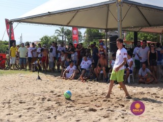 
<a style='margin-left: 5px;' class='btn btn-xs btn-social btn-facebook' href='https://www.facebook.com/sharer/sharer.php?u=https://www.boladovale.com.br/imgs/800-800-90/conteudo/fotos/1378/img3696.jpg' rel='popup' data-width='500' data-height='400'><i class='fa fa-facebook'></i>Compartilhar <span class='hidden-xs'>no Facebook</span>
</a> 
<a class='btn btn-default btn-xs' target='_blank' href='imgs/800-800-90/conteudo/fotos/1378/img3696.jpg'>
<span class='glyphicon glyphicon-cloud-download'></span> Salvar
</a> 
<span></span>