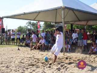 
<a style='margin-left: 5px;' class='btn btn-xs btn-social btn-facebook' href='https://www.facebook.com/sharer/sharer.php?u=https://www.boladovale.com.br/imgs/800-800-90/conteudo/fotos/1378/img3769.jpg' rel='popup' data-width='500' data-height='400'><i class='fa fa-facebook'></i>Compartilhar <span class='hidden-xs'>no Facebook</span>
</a> 
<a class='btn btn-default btn-xs' target='_blank' href='imgs/800-800-90/conteudo/fotos/1378/img3769.jpg'>
<span class='glyphicon glyphicon-cloud-download'></span> Salvar
</a> 
<span></span>