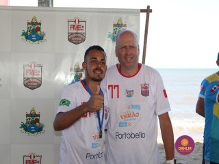 
<a style='margin-left: 5px;' class='btn btn-xs btn-social btn-facebook' href='https://www.facebook.com/sharer/sharer.php?u=https://www.boladovale.com.br/imgs/800-800-90/conteudo/fotos/1378/img3807.jpg' rel='popup' data-width='500' data-height='400'><i class='fa fa-facebook'></i>Compartilhar <span class='hidden-xs'>no Facebook</span>
</a> 
<a class='btn btn-default btn-xs' target='_blank' href='imgs/800-800-90/conteudo/fotos/1378/img3807.jpg'>
<span class='glyphicon glyphicon-cloud-download'></span> Salvar
</a> 
<span></span>