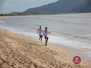 
<a style='margin-left: 5px;' class='btn btn-xs btn-social btn-facebook' href='https://www.facebook.com/sharer/sharer.php?u=https://www.boladovale.com.br/imgs/800-800-90/conteudo/fotos/1379/img1761.jpg' rel='popup' data-width='500' data-height='400'><i class='fa fa-facebook'></i>Compartilhar <span class='hidden-xs'>no Facebook</span>
</a> 
<a class='btn btn-default btn-xs' target='_blank' href='imgs/800-800-90/conteudo/fotos/1379/img1761.jpg'>
<span class='glyphicon glyphicon-cloud-download'></span> Salvar
</a> 
<span></span>