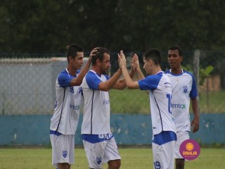 
<a style='margin-left: 5px;' class='btn btn-xs btn-social btn-facebook' href='https://www.facebook.com/sharer/sharer.php?u=https://www.boladovale.com.br/imgs/800-800-90/conteudo/fotos/1380/img4010.jpg' rel='popup' data-width='500' data-height='400'><i class='fa fa-facebook'></i>Compartilhar <span class='hidden-xs'>no Facebook</span>
</a> 
<a class='btn btn-default btn-xs' target='_blank' href='imgs/800-800-90/conteudo/fotos/1380/img4010.jpg'>
<span class='glyphicon glyphicon-cloud-download'></span> Salvar
</a> 
<span></span>