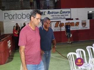 
<a style='margin-left: 5px;' class='btn btn-xs btn-social btn-facebook' href='https://www.facebook.com/sharer/sharer.php?u=https://www.boladovale.com.br/imgs/800-800-90/conteudo/fotos/1381/img4062.jpg' rel='popup' data-width='500' data-height='400'><i class='fa fa-facebook'></i>Compartilhar <span class='hidden-xs'>no Facebook</span>
</a> 
<a class='btn btn-default btn-xs' target='_blank' href='imgs/800-800-90/conteudo/fotos/1381/img4062.jpg'>
<span class='glyphicon glyphicon-cloud-download'></span> Salvar
</a> 
<span></span>
