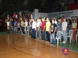 
<a style='margin-left: 5px;' class='btn btn-xs btn-social btn-facebook' href='https://www.facebook.com/sharer/sharer.php?u=https://www.boladovale.com.br/imgs/800-800-90/conteudo/fotos/1381/img4105.jpg' rel='popup' data-width='500' data-height='400'><i class='fa fa-facebook'></i>Compartilhar <span class='hidden-xs'>no Facebook</span>
</a> 
<a class='btn btn-default btn-xs' target='_blank' href='imgs/800-800-90/conteudo/fotos/1381/img4105.jpg'>
<span class='glyphicon glyphicon-cloud-download'></span> Salvar
</a> 
<span></span>