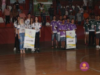 
<a style='margin-left: 5px;' class='btn btn-xs btn-social btn-facebook' href='https://www.facebook.com/sharer/sharer.php?u=https://www.boladovale.com.br/imgs/800-800-90/conteudo/fotos/1381/img4106.jpg' rel='popup' data-width='500' data-height='400'><i class='fa fa-facebook'></i>Compartilhar <span class='hidden-xs'>no Facebook</span>
</a> 
<a class='btn btn-default btn-xs' target='_blank' href='imgs/800-800-90/conteudo/fotos/1381/img4106.jpg'>
<span class='glyphicon glyphicon-cloud-download'></span> Salvar
</a> 
<span></span>