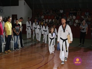 
<a style='margin-left: 5px;' class='btn btn-xs btn-social btn-facebook' href='https://www.facebook.com/sharer/sharer.php?u=https://www.boladovale.com.br/imgs/800-800-90/conteudo/fotos/1381/img4130.jpg' rel='popup' data-width='500' data-height='400'><i class='fa fa-facebook'></i>Compartilhar <span class='hidden-xs'>no Facebook</span>
</a> 
<a class='btn btn-default btn-xs' target='_blank' href='imgs/800-800-90/conteudo/fotos/1381/img4130.jpg'>
<span class='glyphicon glyphicon-cloud-download'></span> Salvar
</a> 
<span></span>