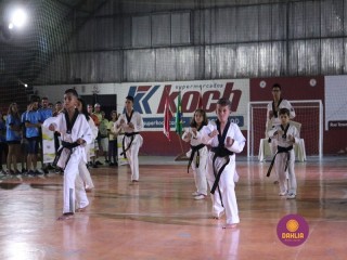 
<a style='margin-left: 5px;' class='btn btn-xs btn-social btn-facebook' href='https://www.facebook.com/sharer/sharer.php?u=https://www.boladovale.com.br/imgs/800-800-90/conteudo/fotos/1381/img4138.jpg' rel='popup' data-width='500' data-height='400'><i class='fa fa-facebook'></i>Compartilhar <span class='hidden-xs'>no Facebook</span>
</a> 
<a class='btn btn-default btn-xs' target='_blank' href='imgs/800-800-90/conteudo/fotos/1381/img4138.jpg'>
<span class='glyphicon glyphicon-cloud-download'></span> Salvar
</a> 
<span></span>