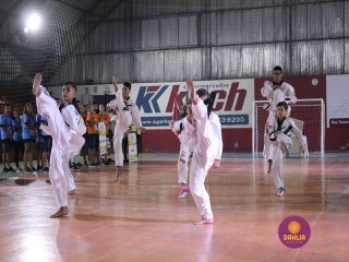 
<a style='margin-left: 5px;' class='btn btn-xs btn-social btn-facebook' href='https://www.facebook.com/sharer/sharer.php?u=https://www.boladovale.com.br/imgs/800-800-90/conteudo/fotos/1381/img4140.jpg' rel='popup' data-width='500' data-height='400'><i class='fa fa-facebook'></i>Compartilhar <span class='hidden-xs'>no Facebook</span>
</a> 
<a class='btn btn-default btn-xs' target='_blank' href='imgs/800-800-90/conteudo/fotos/1381/img4140.jpg'>
<span class='glyphicon glyphicon-cloud-download'></span> Salvar
</a> 
<span></span>