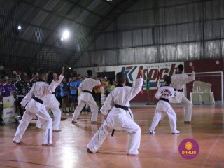 
<a style='margin-left: 5px;' class='btn btn-xs btn-social btn-facebook' href='https://www.facebook.com/sharer/sharer.php?u=https://www.boladovale.com.br/imgs/800-800-90/conteudo/fotos/1381/img4142.jpg' rel='popup' data-width='500' data-height='400'><i class='fa fa-facebook'></i>Compartilhar <span class='hidden-xs'>no Facebook</span>
</a> 
<a class='btn btn-default btn-xs' target='_blank' href='imgs/800-800-90/conteudo/fotos/1381/img4142.jpg'>
<span class='glyphicon glyphicon-cloud-download'></span> Salvar
</a> 
<span></span>