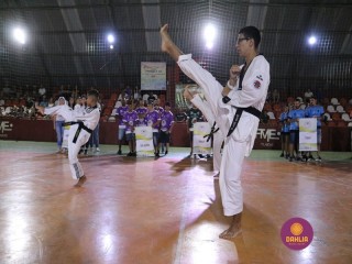 
<a style='margin-left: 5px;' class='btn btn-xs btn-social btn-facebook' href='https://www.facebook.com/sharer/sharer.php?u=https://www.boladovale.com.br/imgs/800-800-90/conteudo/fotos/1381/img4154.jpg' rel='popup' data-width='500' data-height='400'><i class='fa fa-facebook'></i>Compartilhar <span class='hidden-xs'>no Facebook</span>
</a> 
<a class='btn btn-default btn-xs' target='_blank' href='imgs/800-800-90/conteudo/fotos/1381/img4154.jpg'>
<span class='glyphicon glyphicon-cloud-download'></span> Salvar
</a> 
<span></span>
