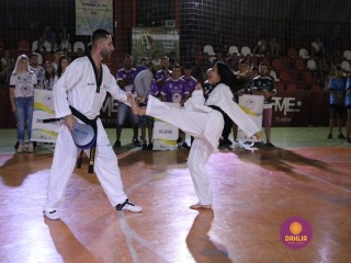 
<a style='margin-left: 5px;' class='btn btn-xs btn-social btn-facebook' href='https://www.facebook.com/sharer/sharer.php?u=https://www.boladovale.com.br/imgs/800-800-90/conteudo/fotos/1381/img4165.jpg' rel='popup' data-width='500' data-height='400'><i class='fa fa-facebook'></i>Compartilhar <span class='hidden-xs'>no Facebook</span>
</a> 
<a class='btn btn-default btn-xs' target='_blank' href='imgs/800-800-90/conteudo/fotos/1381/img4165.jpg'>
<span class='glyphicon glyphicon-cloud-download'></span> Salvar
</a> 
<span></span>