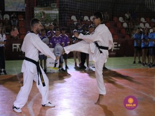 
<a style='margin-left: 5px;' class='btn btn-xs btn-social btn-facebook' href='https://www.facebook.com/sharer/sharer.php?u=https://www.boladovale.com.br/imgs/800-800-90/conteudo/fotos/1381/img4168.jpg' rel='popup' data-width='500' data-height='400'><i class='fa fa-facebook'></i>Compartilhar <span class='hidden-xs'>no Facebook</span>
</a> 
<a class='btn btn-default btn-xs' target='_blank' href='imgs/800-800-90/conteudo/fotos/1381/img4168.jpg'>
<span class='glyphicon glyphicon-cloud-download'></span> Salvar
</a> 
<span></span>