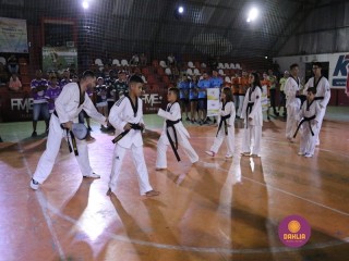 
<a style='margin-left: 5px;' class='btn btn-xs btn-social btn-facebook' href='https://www.facebook.com/sharer/sharer.php?u=https://www.boladovale.com.br/imgs/800-800-90/conteudo/fotos/1381/img4174.jpg' rel='popup' data-width='500' data-height='400'><i class='fa fa-facebook'></i>Compartilhar <span class='hidden-xs'>no Facebook</span>
</a> 
<a class='btn btn-default btn-xs' target='_blank' href='imgs/800-800-90/conteudo/fotos/1381/img4174.jpg'>
<span class='glyphicon glyphicon-cloud-download'></span> Salvar
</a> 
<span></span>