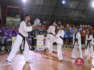 
<a style='margin-left: 5px;' class='btn btn-xs btn-social btn-facebook' href='https://www.facebook.com/sharer/sharer.php?u=https://www.boladovale.com.br/imgs/800-800-90/conteudo/fotos/1381/img4190.jpg' rel='popup' data-width='500' data-height='400'><i class='fa fa-facebook'></i>Compartilhar <span class='hidden-xs'>no Facebook</span>
</a> 
<a class='btn btn-default btn-xs' target='_blank' href='imgs/800-800-90/conteudo/fotos/1381/img4190.jpg'>
<span class='glyphicon glyphicon-cloud-download'></span> Salvar
</a> 
<span></span>