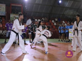 
<a style='margin-left: 5px;' class='btn btn-xs btn-social btn-facebook' href='https://www.facebook.com/sharer/sharer.php?u=https://www.boladovale.com.br/imgs/800-800-90/conteudo/fotos/1381/img4198.jpg' rel='popup' data-width='500' data-height='400'><i class='fa fa-facebook'></i>Compartilhar <span class='hidden-xs'>no Facebook</span>
</a> 
<a class='btn btn-default btn-xs' target='_blank' href='imgs/800-800-90/conteudo/fotos/1381/img4198.jpg'>
<span class='glyphicon glyphicon-cloud-download'></span> Salvar
</a> 
<span></span>