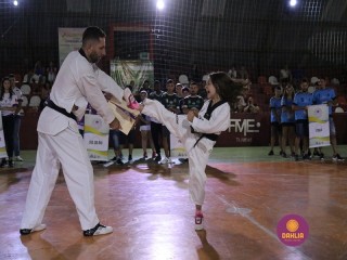 
<a style='margin-left: 5px;' class='btn btn-xs btn-social btn-facebook' href='https://www.facebook.com/sharer/sharer.php?u=https://www.boladovale.com.br/imgs/800-800-90/conteudo/fotos/1381/img4205.jpg' rel='popup' data-width='500' data-height='400'><i class='fa fa-facebook'></i>Compartilhar <span class='hidden-xs'>no Facebook</span>
</a> 
<a class='btn btn-default btn-xs' target='_blank' href='imgs/800-800-90/conteudo/fotos/1381/img4205.jpg'>
<span class='glyphicon glyphicon-cloud-download'></span> Salvar
</a> 
<span></span>