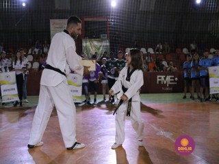 
<a style='margin-left: 5px;' class='btn btn-xs btn-social btn-facebook' href='https://www.facebook.com/sharer/sharer.php?u=https://www.boladovale.com.br/imgs/800-800-90/conteudo/fotos/1381/img4208.jpg' rel='popup' data-width='500' data-height='400'><i class='fa fa-facebook'></i>Compartilhar <span class='hidden-xs'>no Facebook</span>
</a> 
<a class='btn btn-default btn-xs' target='_blank' href='imgs/800-800-90/conteudo/fotos/1381/img4208.jpg'>
<span class='glyphicon glyphicon-cloud-download'></span> Salvar
</a> 
<span></span>