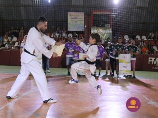 
<a style='margin-left: 5px;' class='btn btn-xs btn-social btn-facebook' href='https://www.facebook.com/sharer/sharer.php?u=https://www.boladovale.com.br/imgs/800-800-90/conteudo/fotos/1381/img4209.jpg' rel='popup' data-width='500' data-height='400'><i class='fa fa-facebook'></i>Compartilhar <span class='hidden-xs'>no Facebook</span>
</a> 
<a class='btn btn-default btn-xs' target='_blank' href='imgs/800-800-90/conteudo/fotos/1381/img4209.jpg'>
<span class='glyphicon glyphicon-cloud-download'></span> Salvar
</a> 
<span></span>