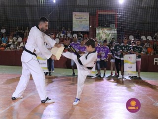 
<a style='margin-left: 5px;' class='btn btn-xs btn-social btn-facebook' href='https://www.facebook.com/sharer/sharer.php?u=https://www.boladovale.com.br/imgs/800-800-90/conteudo/fotos/1381/img4210.jpg' rel='popup' data-width='500' data-height='400'><i class='fa fa-facebook'></i>Compartilhar <span class='hidden-xs'>no Facebook</span>
</a> 
<a class='btn btn-default btn-xs' target='_blank' href='imgs/800-800-90/conteudo/fotos/1381/img4210.jpg'>
<span class='glyphicon glyphicon-cloud-download'></span> Salvar
</a> 
<span></span>