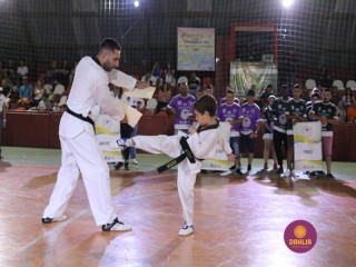 
<a style='margin-left: 5px;' class='btn btn-xs btn-social btn-facebook' href='https://www.facebook.com/sharer/sharer.php?u=https://www.boladovale.com.br/imgs/800-800-90/conteudo/fotos/1381/img4211.jpg' rel='popup' data-width='500' data-height='400'><i class='fa fa-facebook'></i>Compartilhar <span class='hidden-xs'>no Facebook</span>
</a> 
<a class='btn btn-default btn-xs' target='_blank' href='imgs/800-800-90/conteudo/fotos/1381/img4211.jpg'>
<span class='glyphicon glyphicon-cloud-download'></span> Salvar
</a> 
<span></span>