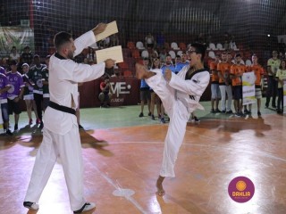 
<a style='margin-left: 5px;' class='btn btn-xs btn-social btn-facebook' href='https://www.facebook.com/sharer/sharer.php?u=https://www.boladovale.com.br/imgs/800-800-90/conteudo/fotos/1381/img4225.jpg' rel='popup' data-width='500' data-height='400'><i class='fa fa-facebook'></i>Compartilhar <span class='hidden-xs'>no Facebook</span>
</a> 
<a class='btn btn-default btn-xs' target='_blank' href='imgs/800-800-90/conteudo/fotos/1381/img4225.jpg'>
<span class='glyphicon glyphicon-cloud-download'></span> Salvar
</a> 
<span></span>