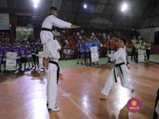 
<a style='margin-left: 5px;' class='btn btn-xs btn-social btn-facebook' href='https://www.facebook.com/sharer/sharer.php?u=https://www.boladovale.com.br/imgs/800-800-90/conteudo/fotos/1381/img4227.jpg' rel='popup' data-width='500' data-height='400'><i class='fa fa-facebook'></i>Compartilhar <span class='hidden-xs'>no Facebook</span>
</a> 
<a class='btn btn-default btn-xs' target='_blank' href='imgs/800-800-90/conteudo/fotos/1381/img4227.jpg'>
<span class='glyphicon glyphicon-cloud-download'></span> Salvar
</a> 
<span></span>