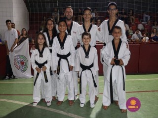 
<a style='margin-left: 5px;' class='btn btn-xs btn-social btn-facebook' href='https://www.facebook.com/sharer/sharer.php?u=https://www.boladovale.com.br/imgs/800-800-90/conteudo/fotos/1381/img4237.jpg' rel='popup' data-width='500' data-height='400'><i class='fa fa-facebook'></i>Compartilhar <span class='hidden-xs'>no Facebook</span>
</a> 
<a class='btn btn-default btn-xs' target='_blank' href='imgs/800-800-90/conteudo/fotos/1381/img4237.jpg'>
<span class='glyphicon glyphicon-cloud-download'></span> Salvar
</a> 
<span></span>