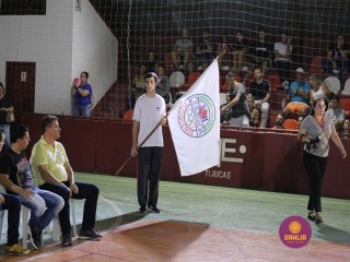 
<a style='margin-left: 5px;' class='btn btn-xs btn-social btn-facebook' href='https://www.facebook.com/sharer/sharer.php?u=https://www.boladovale.com.br/imgs/800-800-90/conteudo/fotos/1381/img4252.jpg' rel='popup' data-width='500' data-height='400'><i class='fa fa-facebook'></i>Compartilhar <span class='hidden-xs'>no Facebook</span>
</a> 
<a class='btn btn-default btn-xs' target='_blank' href='imgs/800-800-90/conteudo/fotos/1381/img4252.jpg'>
<span class='glyphicon glyphicon-cloud-download'></span> Salvar
</a> 
<span></span>