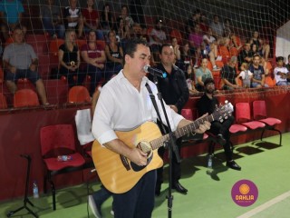 
<a style='margin-left: 5px;' class='btn btn-xs btn-social btn-facebook' href='https://www.facebook.com/sharer/sharer.php?u=https://www.boladovale.com.br/imgs/800-800-90/conteudo/fotos/1381/img4256.jpg' rel='popup' data-width='500' data-height='400'><i class='fa fa-facebook'></i>Compartilhar <span class='hidden-xs'>no Facebook</span>
</a> 
<a class='btn btn-default btn-xs' target='_blank' href='imgs/800-800-90/conteudo/fotos/1381/img4256.jpg'>
<span class='glyphicon glyphicon-cloud-download'></span> Salvar
</a> 
<span></span>