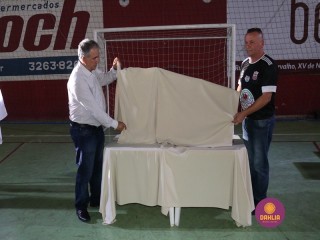 
<a style='margin-left: 5px;' class='btn btn-xs btn-social btn-facebook' href='https://www.facebook.com/sharer/sharer.php?u=https://www.boladovale.com.br/imgs/800-800-90/conteudo/fotos/1381/img4267.jpg' rel='popup' data-width='500' data-height='400'><i class='fa fa-facebook'></i>Compartilhar <span class='hidden-xs'>no Facebook</span>
</a> 
<a class='btn btn-default btn-xs' target='_blank' href='imgs/800-800-90/conteudo/fotos/1381/img4267.jpg'>
<span class='glyphicon glyphicon-cloud-download'></span> Salvar
</a> 
<span></span>