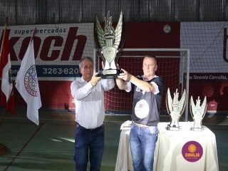 
<a style='margin-left: 5px;' class='btn btn-xs btn-social btn-facebook' href='https://www.facebook.com/sharer/sharer.php?u=https://www.boladovale.com.br/imgs/800-800-90/conteudo/fotos/1381/img4273.jpg' rel='popup' data-width='500' data-height='400'><i class='fa fa-facebook'></i>Compartilhar <span class='hidden-xs'>no Facebook</span>
</a> 
<a class='btn btn-default btn-xs' target='_blank' href='imgs/800-800-90/conteudo/fotos/1381/img4273.jpg'>
<span class='glyphicon glyphicon-cloud-download'></span> Salvar
</a> 
<span></span>