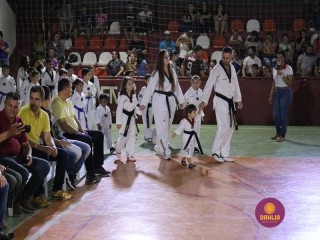 
<a style='margin-left: 5px;' class='btn btn-xs btn-social btn-facebook' href='https://www.facebook.com/sharer/sharer.php?u=https://www.boladovale.com.br/imgs/800-800-90/conteudo/fotos/1381/img4289.jpg' rel='popup' data-width='500' data-height='400'><i class='fa fa-facebook'></i>Compartilhar <span class='hidden-xs'>no Facebook</span>
</a> 
<a class='btn btn-default btn-xs' target='_blank' href='imgs/800-800-90/conteudo/fotos/1381/img4289.jpg'>
<span class='glyphicon glyphicon-cloud-download'></span> Salvar
</a> 
<span></span>