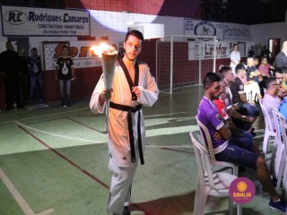 
<a style='margin-left: 5px;' class='btn btn-xs btn-social btn-facebook' href='https://www.facebook.com/sharer/sharer.php?u=https://www.boladovale.com.br/imgs/800-800-90/conteudo/fotos/1381/img4295.jpg' rel='popup' data-width='500' data-height='400'><i class='fa fa-facebook'></i>Compartilhar <span class='hidden-xs'>no Facebook</span>
</a> 
<a class='btn btn-default btn-xs' target='_blank' href='imgs/800-800-90/conteudo/fotos/1381/img4295.jpg'>
<span class='glyphicon glyphicon-cloud-download'></span> Salvar
</a> 
<span></span>