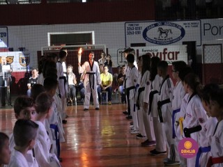 
<a style='margin-left: 5px;' class='btn btn-xs btn-social btn-facebook' href='https://www.facebook.com/sharer/sharer.php?u=https://www.boladovale.com.br/imgs/800-800-90/conteudo/fotos/1381/img4315.jpg' rel='popup' data-width='500' data-height='400'><i class='fa fa-facebook'></i>Compartilhar <span class='hidden-xs'>no Facebook</span>
</a> 
<a class='btn btn-default btn-xs' target='_blank' href='imgs/800-800-90/conteudo/fotos/1381/img4315.jpg'>
<span class='glyphicon glyphicon-cloud-download'></span> Salvar
</a> 
<span></span>