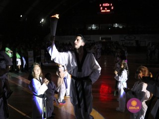 
<a style='margin-left: 5px;' class='btn btn-xs btn-social btn-facebook' href='https://www.facebook.com/sharer/sharer.php?u=https://www.boladovale.com.br/imgs/800-800-90/conteudo/fotos/1381/img4335.jpg' rel='popup' data-width='500' data-height='400'><i class='fa fa-facebook'></i>Compartilhar <span class='hidden-xs'>no Facebook</span>
</a> 
<a class='btn btn-default btn-xs' target='_blank' href='imgs/800-800-90/conteudo/fotos/1381/img4335.jpg'>
<span class='glyphicon glyphicon-cloud-download'></span> Salvar
</a> 
<span></span>