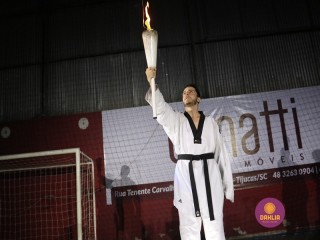 
<a style='margin-left: 5px;' class='btn btn-xs btn-social btn-facebook' href='https://www.facebook.com/sharer/sharer.php?u=https://www.boladovale.com.br/imgs/800-800-90/conteudo/fotos/1381/img4347.jpg' rel='popup' data-width='500' data-height='400'><i class='fa fa-facebook'></i>Compartilhar <span class='hidden-xs'>no Facebook</span>
</a> 
<a class='btn btn-default btn-xs' target='_blank' href='imgs/800-800-90/conteudo/fotos/1381/img4347.jpg'>
<span class='glyphicon glyphicon-cloud-download'></span> Salvar
</a> 
<span></span>