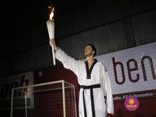 
<a style='margin-left: 5px;' class='btn btn-xs btn-social btn-facebook' href='https://www.facebook.com/sharer/sharer.php?u=https://www.boladovale.com.br/imgs/800-800-90/conteudo/fotos/1381/img4352.jpg' rel='popup' data-width='500' data-height='400'><i class='fa fa-facebook'></i>Compartilhar <span class='hidden-xs'>no Facebook</span>
</a> 
<a class='btn btn-default btn-xs' target='_blank' href='imgs/800-800-90/conteudo/fotos/1381/img4352.jpg'>
<span class='glyphicon glyphicon-cloud-download'></span> Salvar
</a> 
<span></span>