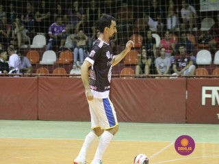 
<a style='margin-left: 5px;' class='btn btn-xs btn-social btn-facebook' href='https://www.facebook.com/sharer/sharer.php?u=https://www.boladovale.com.br/imgs/800-800-90/conteudo/fotos/1383/img4533.jpg' rel='popup' data-width='500' data-height='400'><i class='fa fa-facebook'></i>Compartilhar <span class='hidden-xs'>no Facebook</span>
</a> 
<a class='btn btn-default btn-xs' target='_blank' href='imgs/800-800-90/conteudo/fotos/1383/img4533.jpg'>
<span class='glyphicon glyphicon-cloud-download'></span> Salvar
</a> 
<span></span>