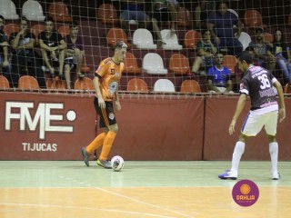 
<a style='margin-left: 5px;' class='btn btn-xs btn-social btn-facebook' href='https://www.facebook.com/sharer/sharer.php?u=https://www.boladovale.com.br/imgs/800-800-90/conteudo/fotos/1383/img4544.jpg' rel='popup' data-width='500' data-height='400'><i class='fa fa-facebook'></i>Compartilhar <span class='hidden-xs'>no Facebook</span>
</a> 
<a class='btn btn-default btn-xs' target='_blank' href='imgs/800-800-90/conteudo/fotos/1383/img4544.jpg'>
<span class='glyphicon glyphicon-cloud-download'></span> Salvar
</a> 
<span></span>