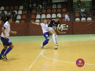 
<a style='margin-left: 5px;' class='btn btn-xs btn-social btn-facebook' href='https://www.facebook.com/sharer/sharer.php?u=https://www.boladovale.com.br/imgs/800-800-90/conteudo/fotos/1384/img4607.jpg' rel='popup' data-width='500' data-height='400'><i class='fa fa-facebook'></i>Compartilhar <span class='hidden-xs'>no Facebook</span>
</a> 
<a class='btn btn-default btn-xs' target='_blank' href='imgs/800-800-90/conteudo/fotos/1384/img4607.jpg'>
<span class='glyphicon glyphicon-cloud-download'></span> Salvar
</a> 
<span></span>