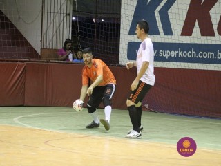 
<a style='margin-left: 5px;' class='btn btn-xs btn-social btn-facebook' href='https://www.facebook.com/sharer/sharer.php?u=https://www.boladovale.com.br/imgs/800-800-90/conteudo/fotos/1385/img4835.jpg' rel='popup' data-width='500' data-height='400'><i class='fa fa-facebook'></i>Compartilhar <span class='hidden-xs'>no Facebook</span>
</a> 
<a class='btn btn-default btn-xs' target='_blank' href='imgs/800-800-90/conteudo/fotos/1385/img4835.jpg'>
<span class='glyphicon glyphicon-cloud-download'></span> Salvar
</a> 
<span></span>