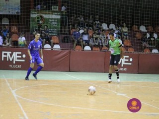 
<a style='margin-left: 5px;' class='btn btn-xs btn-social btn-facebook' href='https://www.facebook.com/sharer/sharer.php?u=https://www.boladovale.com.br/imgs/800-800-90/conteudo/fotos/1385/img4878.jpg' rel='popup' data-width='500' data-height='400'><i class='fa fa-facebook'></i>Compartilhar <span class='hidden-xs'>no Facebook</span>
</a> 
<a class='btn btn-default btn-xs' target='_blank' href='imgs/800-800-90/conteudo/fotos/1385/img4878.jpg'>
<span class='glyphicon glyphicon-cloud-download'></span> Salvar
</a> 
<span></span>